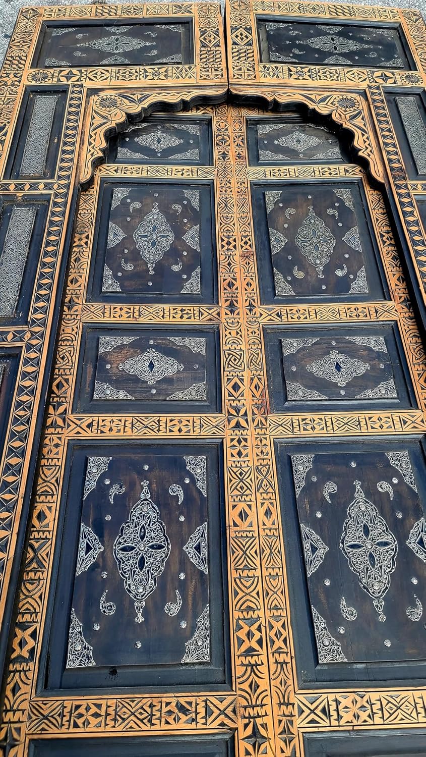 buy vintage wooden carved door,vintage carved door worth buying,best wooden carved doors,vintage door pros and cons,should I buy a carved wooden door,vintage door vs modern door unboxing and complete package contents