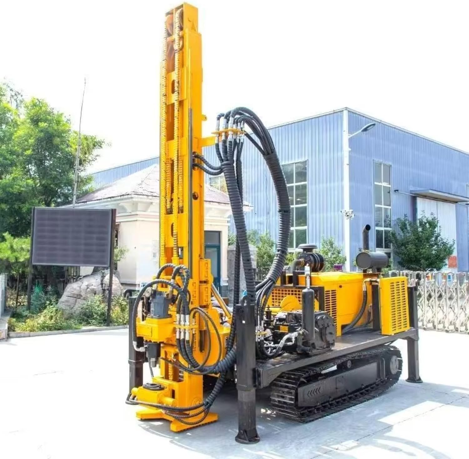 crawler water well drilling rig review,hydraulic water well drilling rig,borehole drilling equipment for sale,crawler well drilling machine pros cons,should I buy a tracked drilling rig,best water well drilling rig for irrigation - detailed features and technical specifications